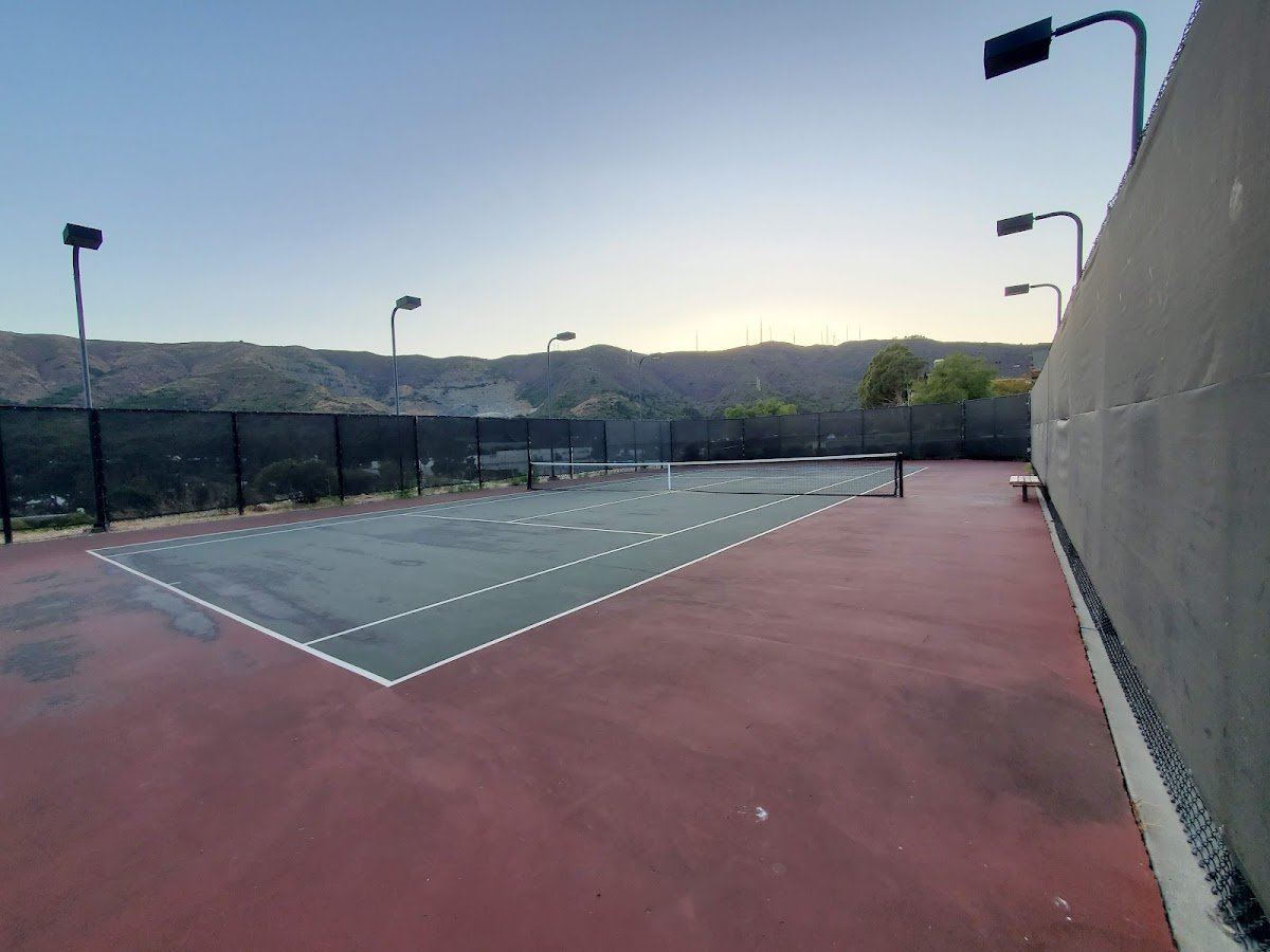 Mission Blue Center Courts – tennis court in San Francisco