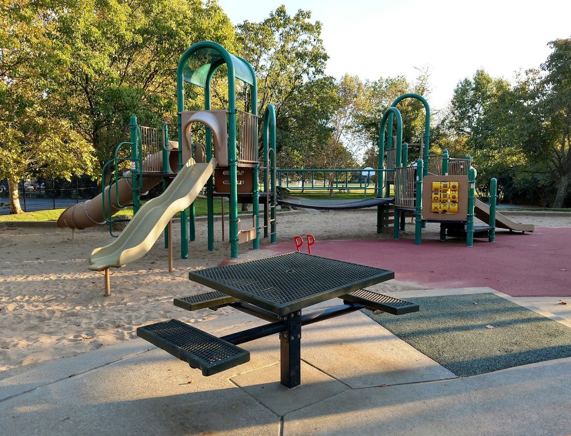 Bud and Artie Davies Park