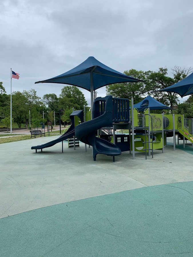 Hillcrest Recreation Center (Tennis Court)