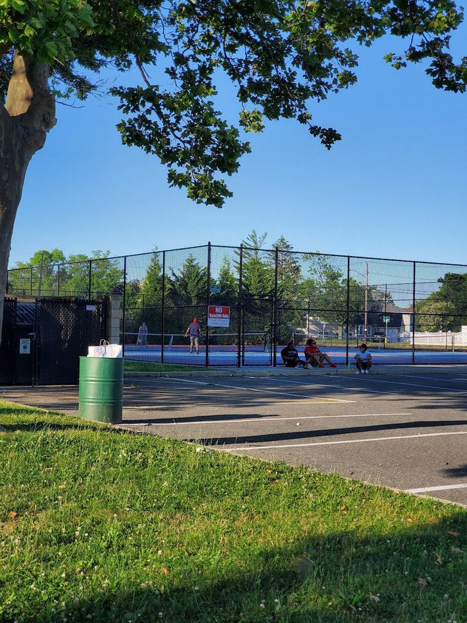 North Lindenhurst Pool