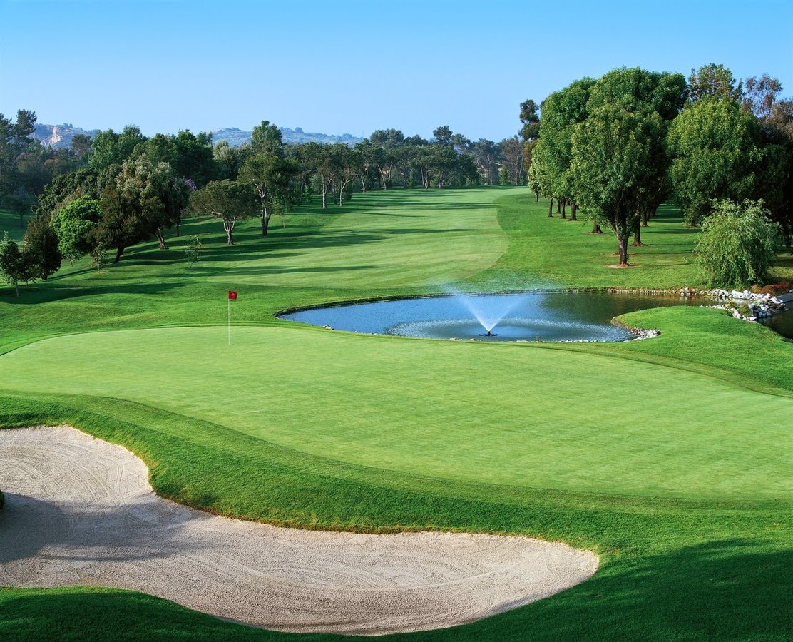 Los Coyotes Country Club (Tennis Court)