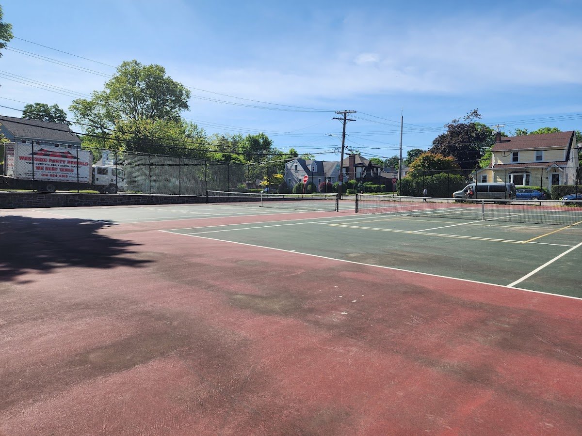 Kinsley Park & Playground