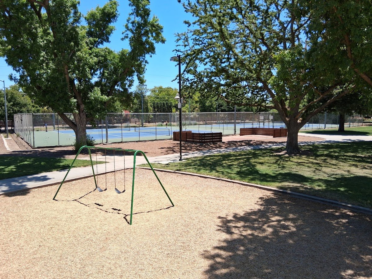 Roosevelt Park Tennis Courts