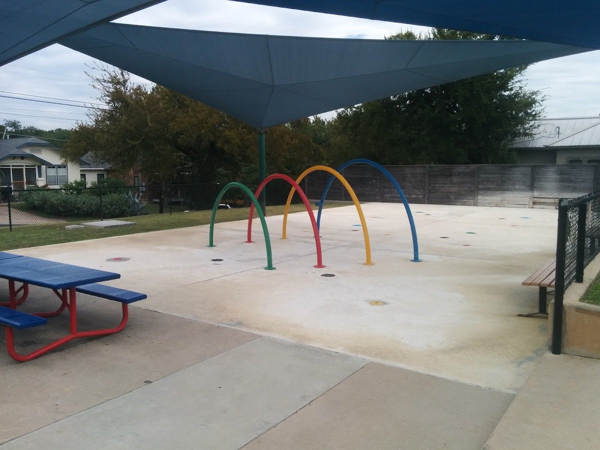 Mary Frances Baylor Clarksville Pocket Park – pickleball court in Austin