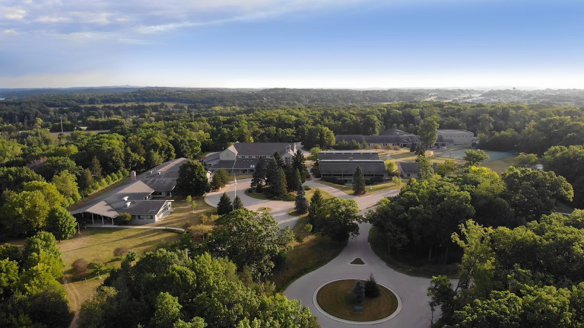University Lake School (Tennis Court)