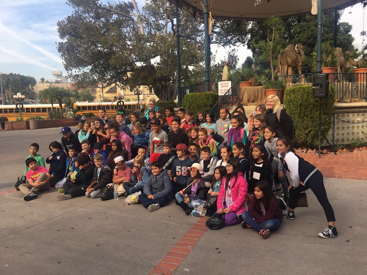 Woodlake Avenue Elementary School