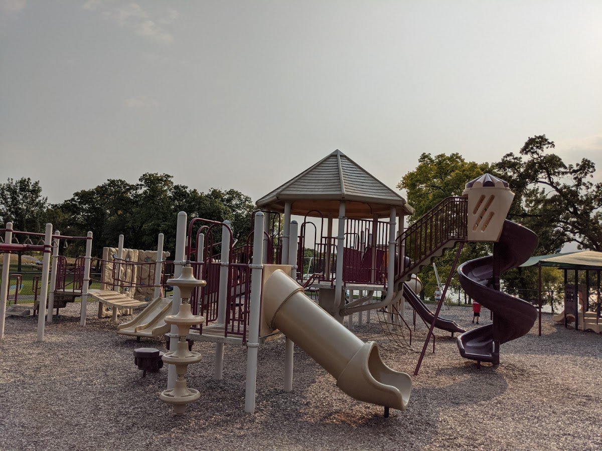 Riley Lake Park (Tennis Court)