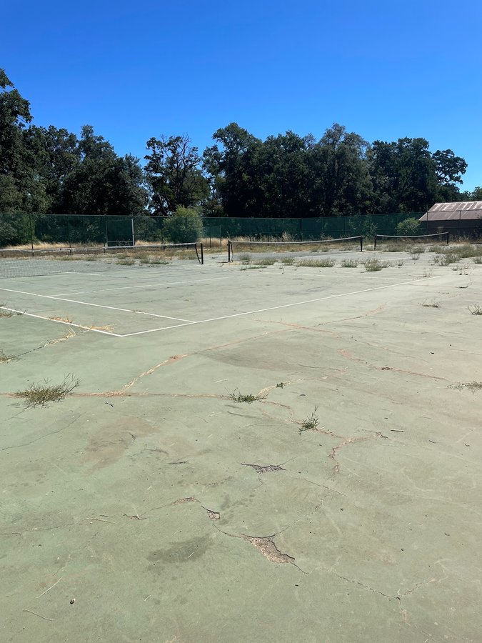 Western Gateway Park (Tennis Court)