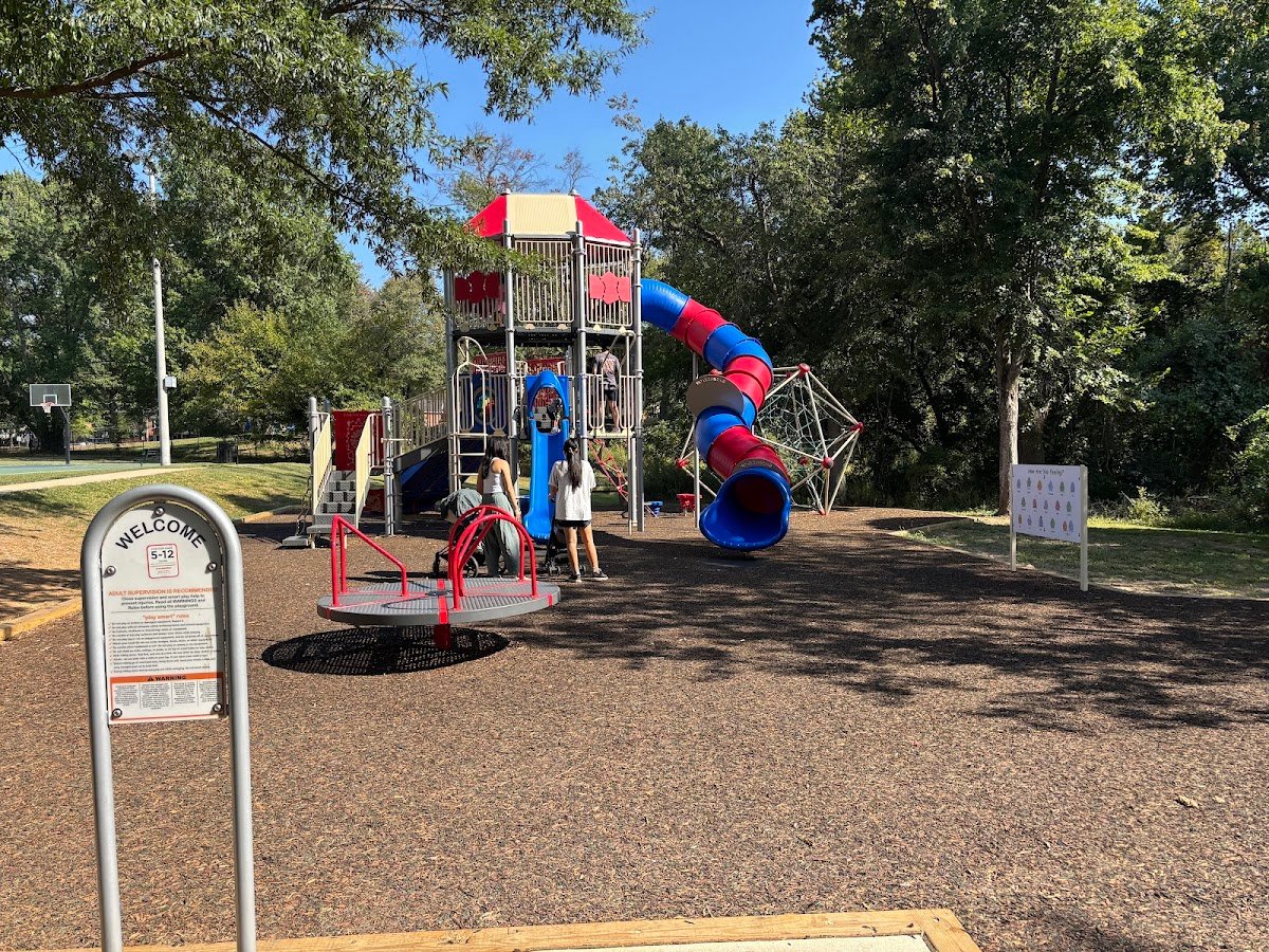 Woodley Gardens Park