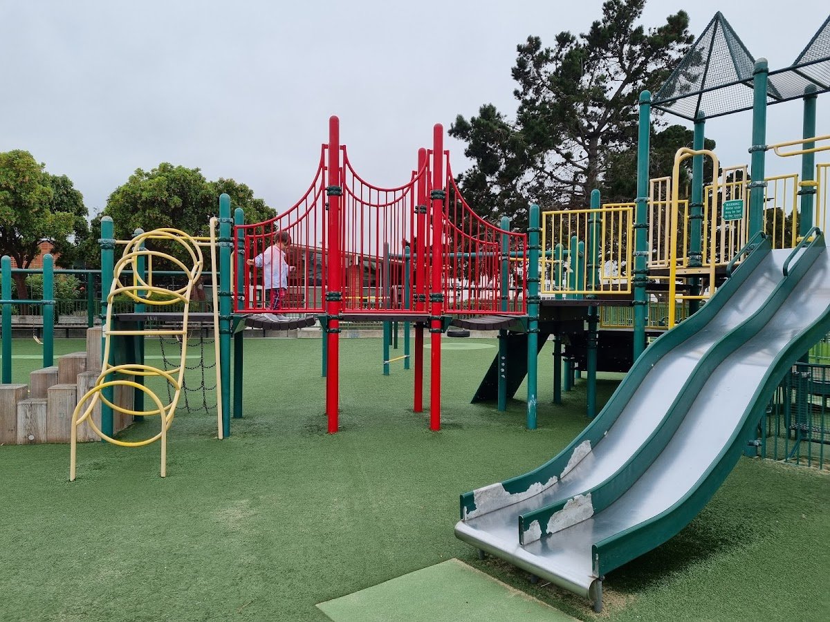 Moscone Park Playground – pickleball court in San Francisco