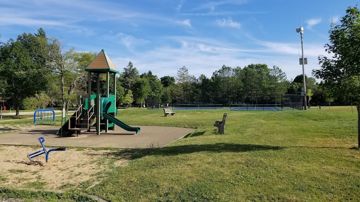 Fontana-Pasquesi Park (formerly Cloverdale Park)