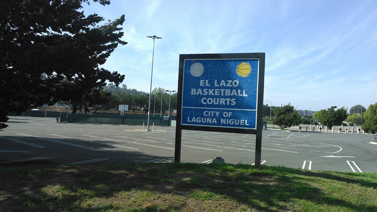 El Lazo Basketball Courts