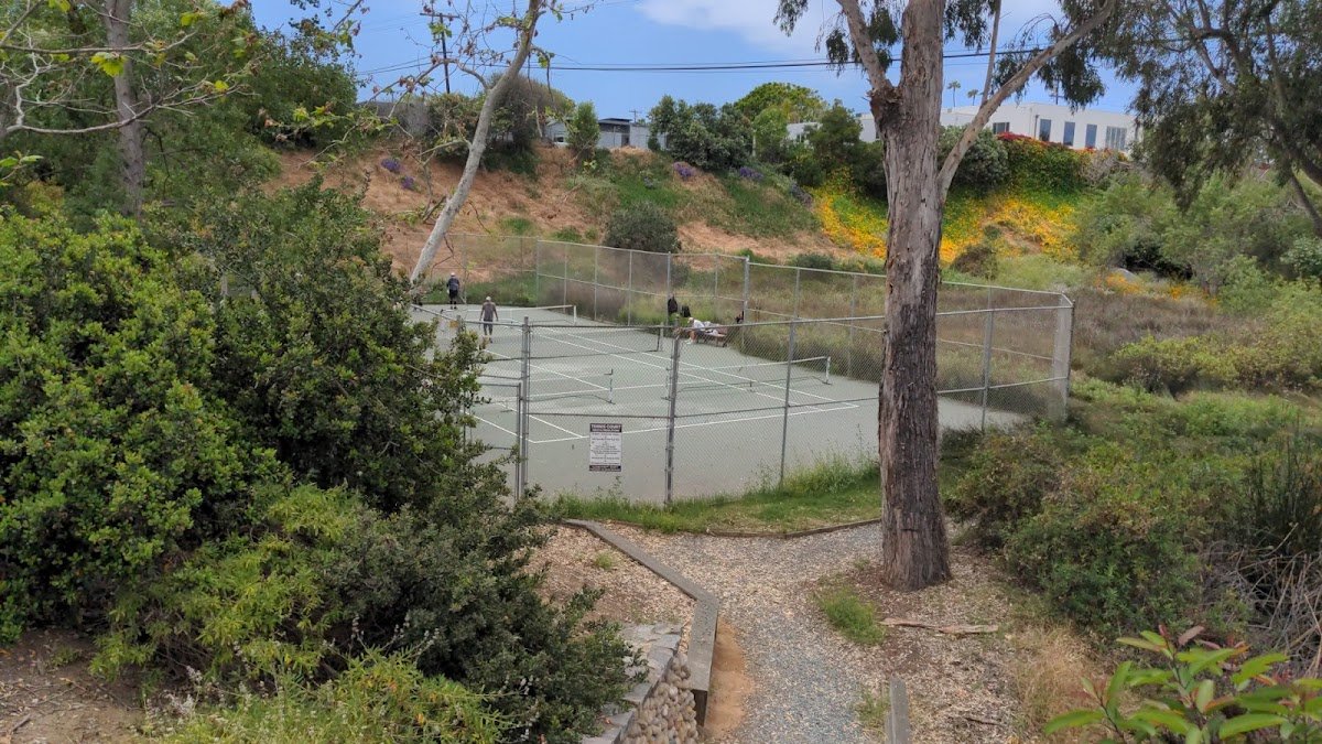 Moonlight Beach Tennis Court