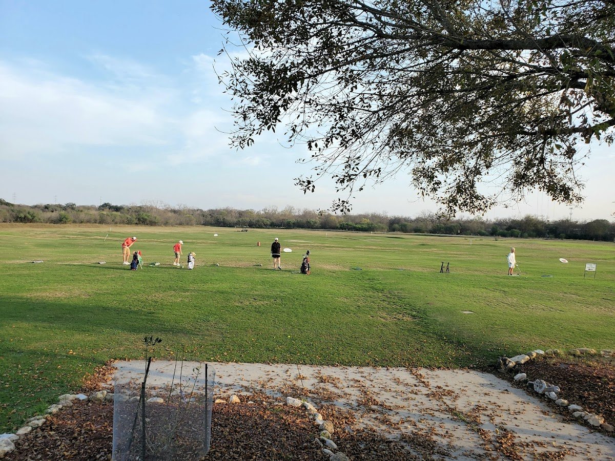 R2M Golf Academy & Driving Range