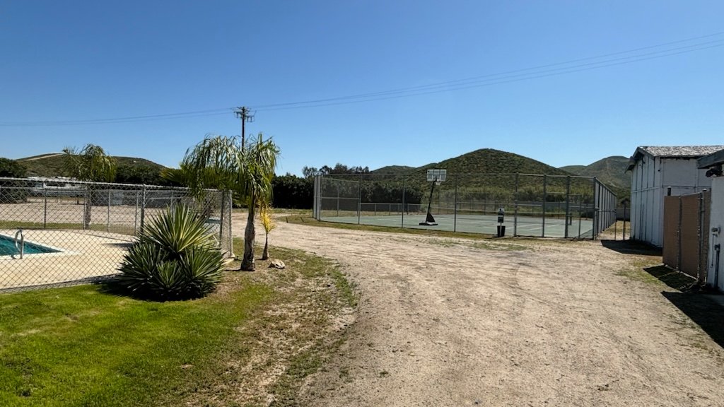 Elsinore Hills RV Park (Tennis Court)