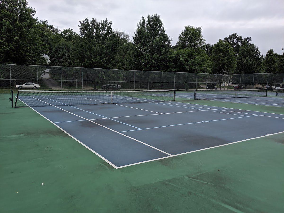 Oakley Playground (Tennis Court)