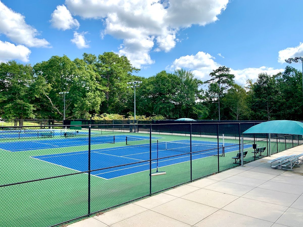 Wills Park Tennis Center (Tennis Court)