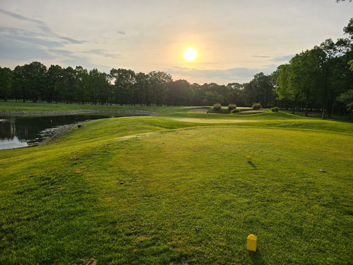 White Oaks Country Club