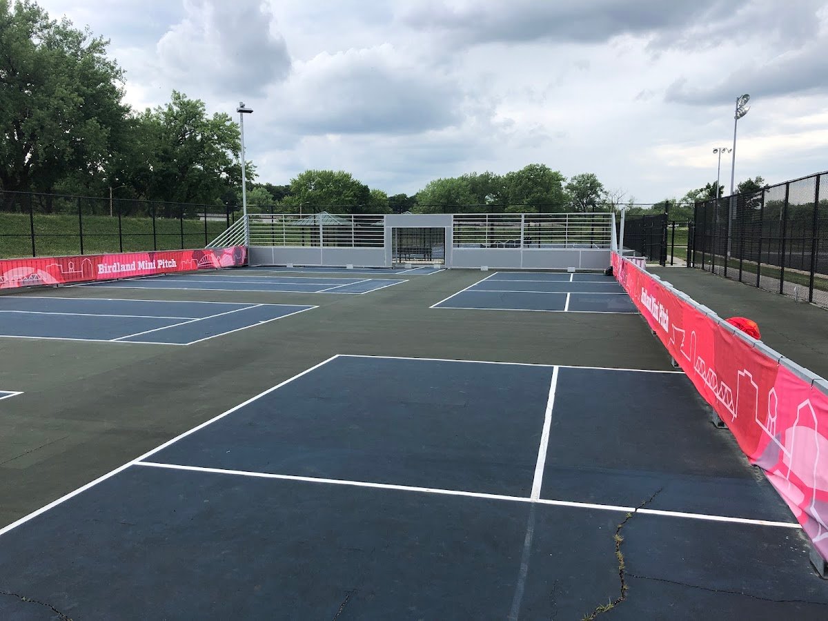 Birdland Park Tennis Courts (Tennis Court)