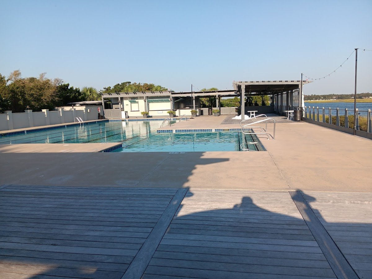 Figure Eight Island Yacht Club (Tennis Court)
