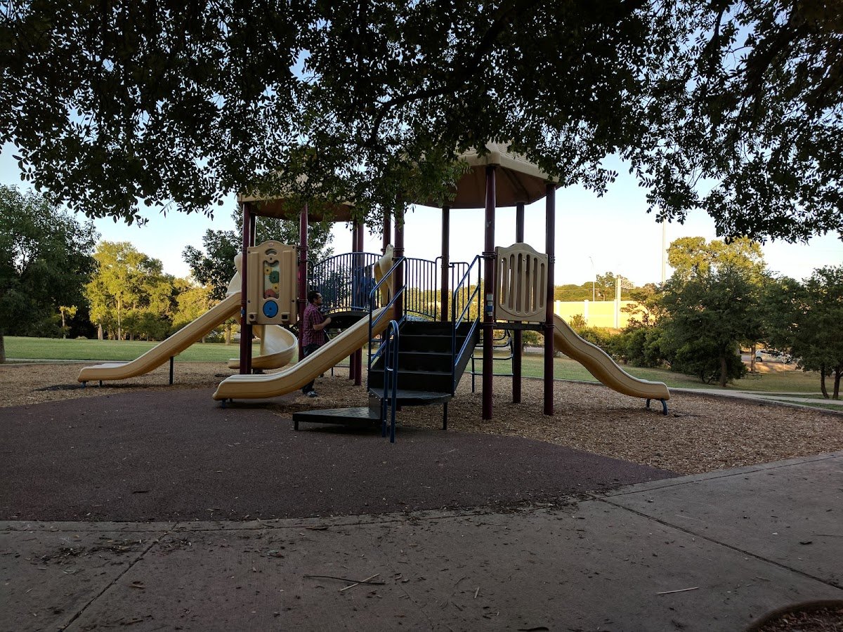Westenfield Neighborhood Park – tennis court in Austin