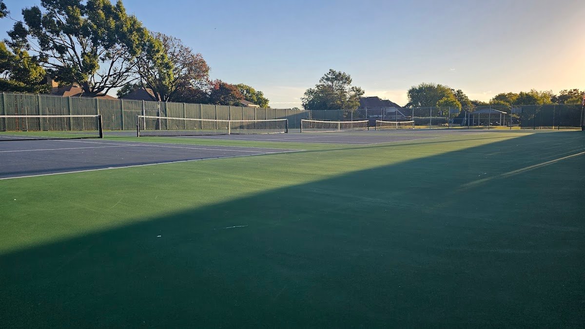 J.J. Pearce High School Tennis Courts (Tennis Court)