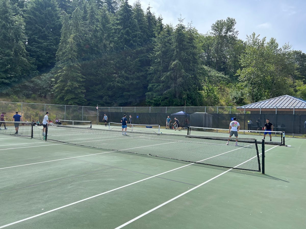 Shoreview Park Tennis and Pickleball Courts