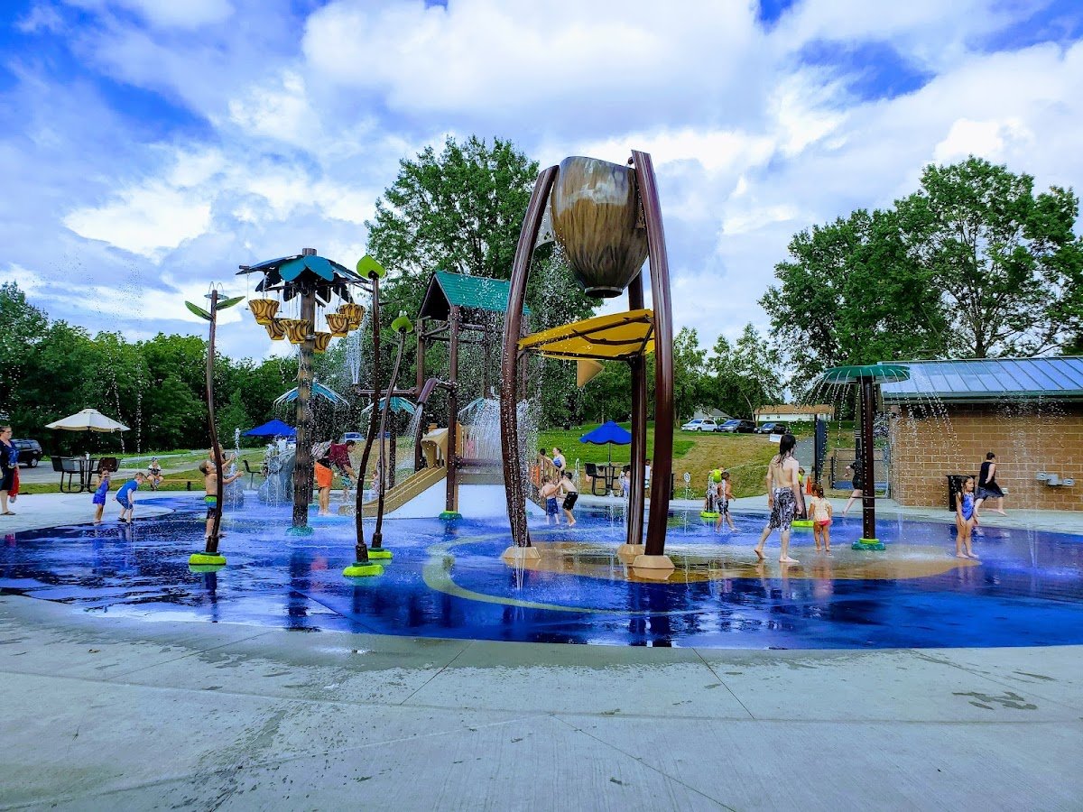 Burrus Old Mill Park (Tennis Court)