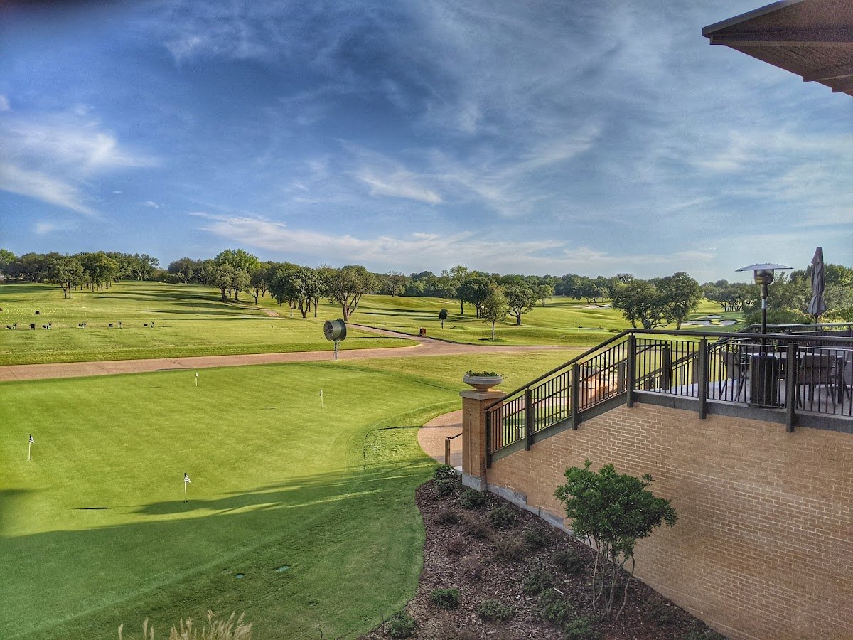 Shady Oaks Country Club (Tennis Court)