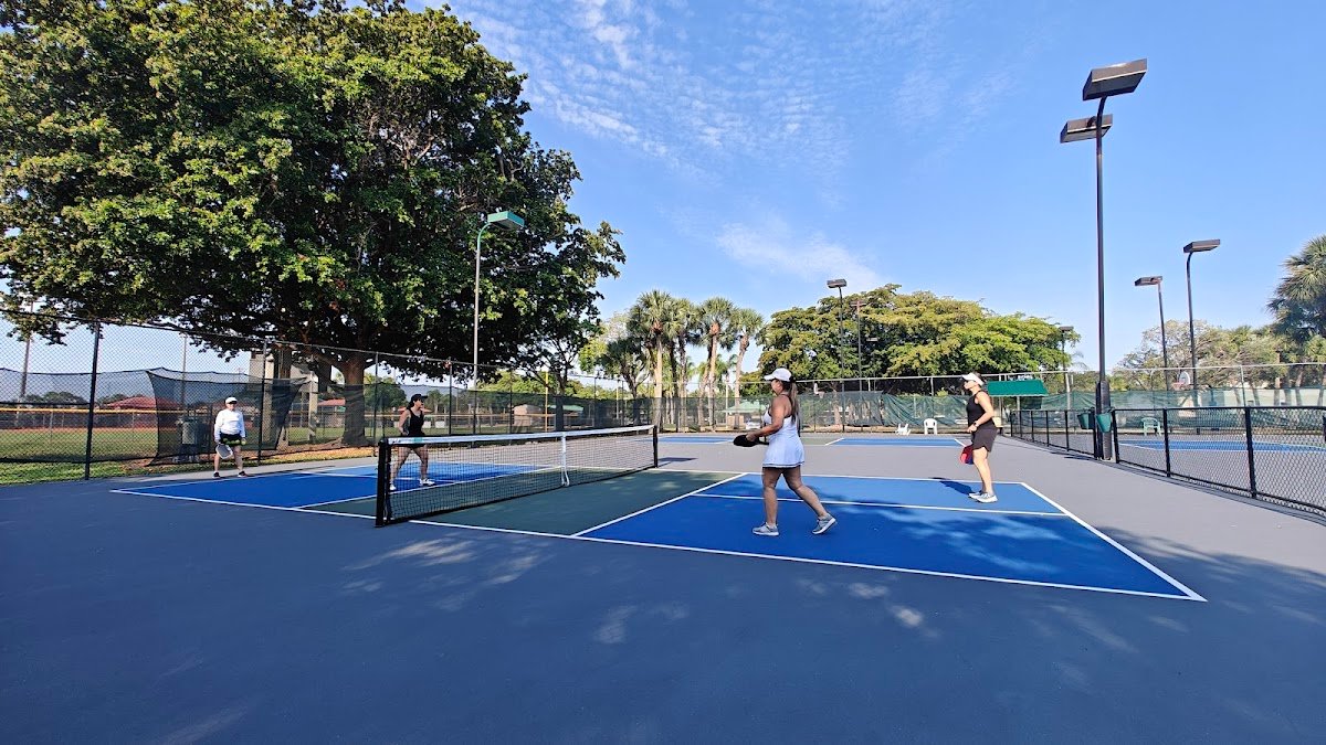 Silver Lakes South Tennis Center (Tennis Court)