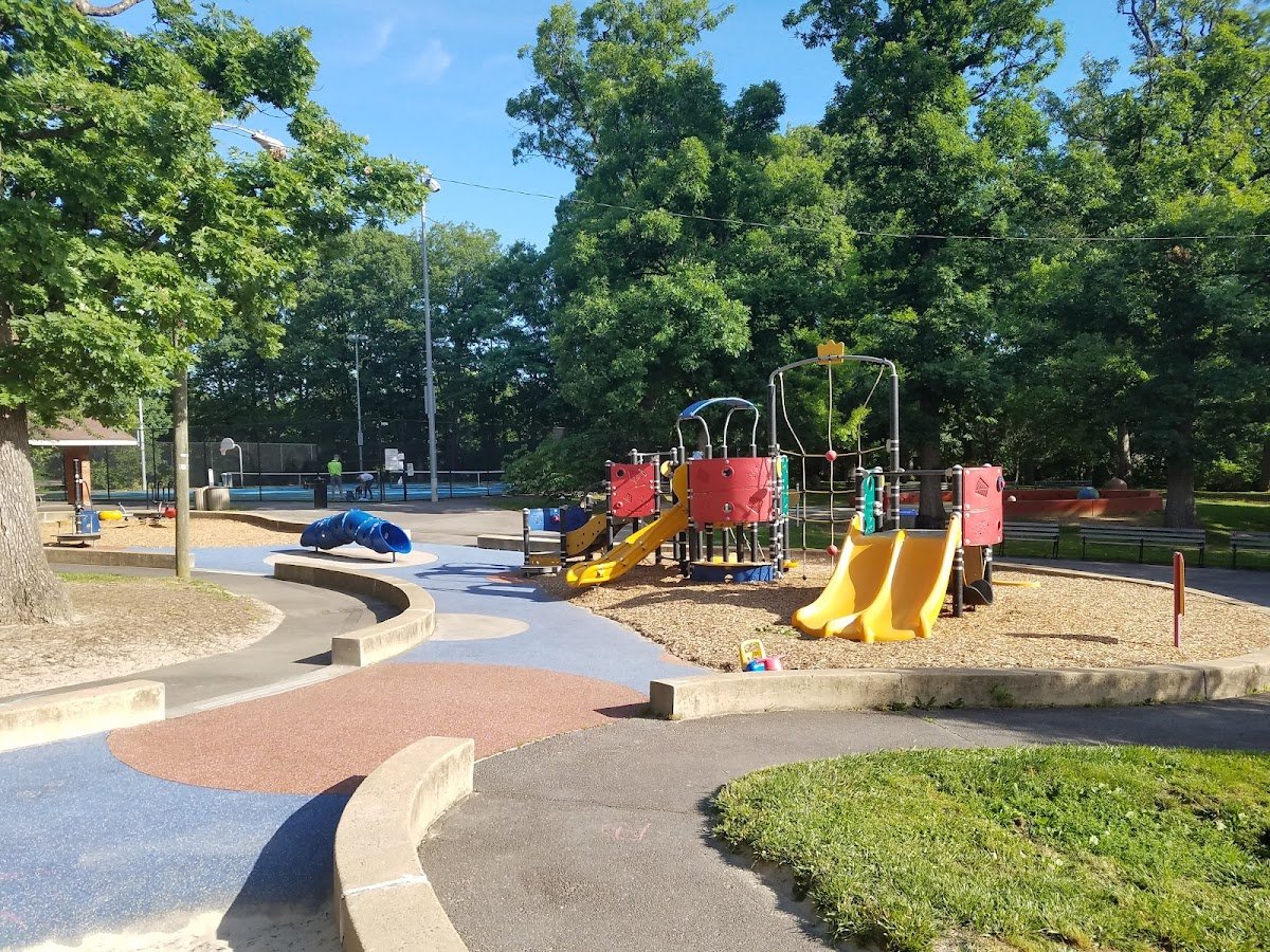 Hayes Park Tennis Courts