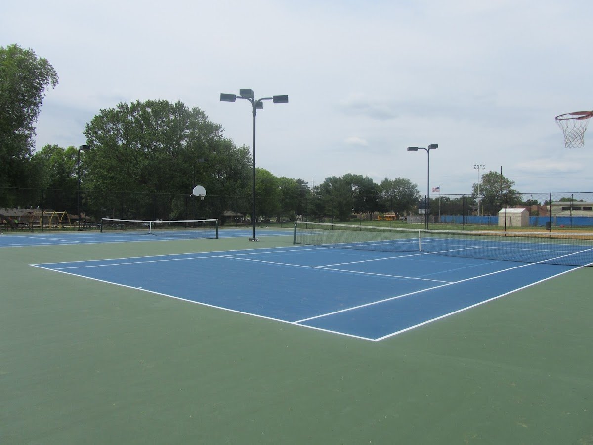 Lions Park Tennis and Pickleball Courts