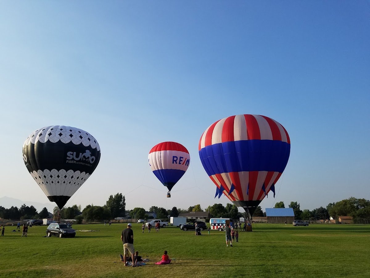 Mountain Ridge Junior High School (Tennis Court)