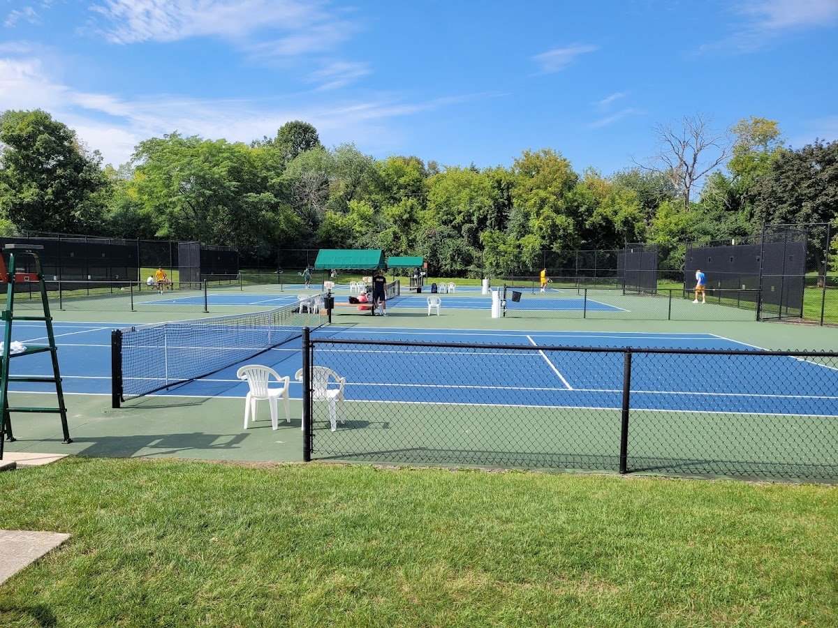 Western Racquet Club (Tennis Court)