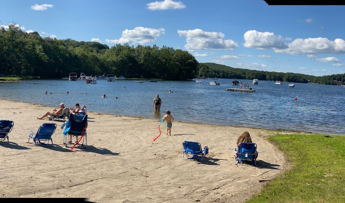 Lake Quassapaug Outing Club