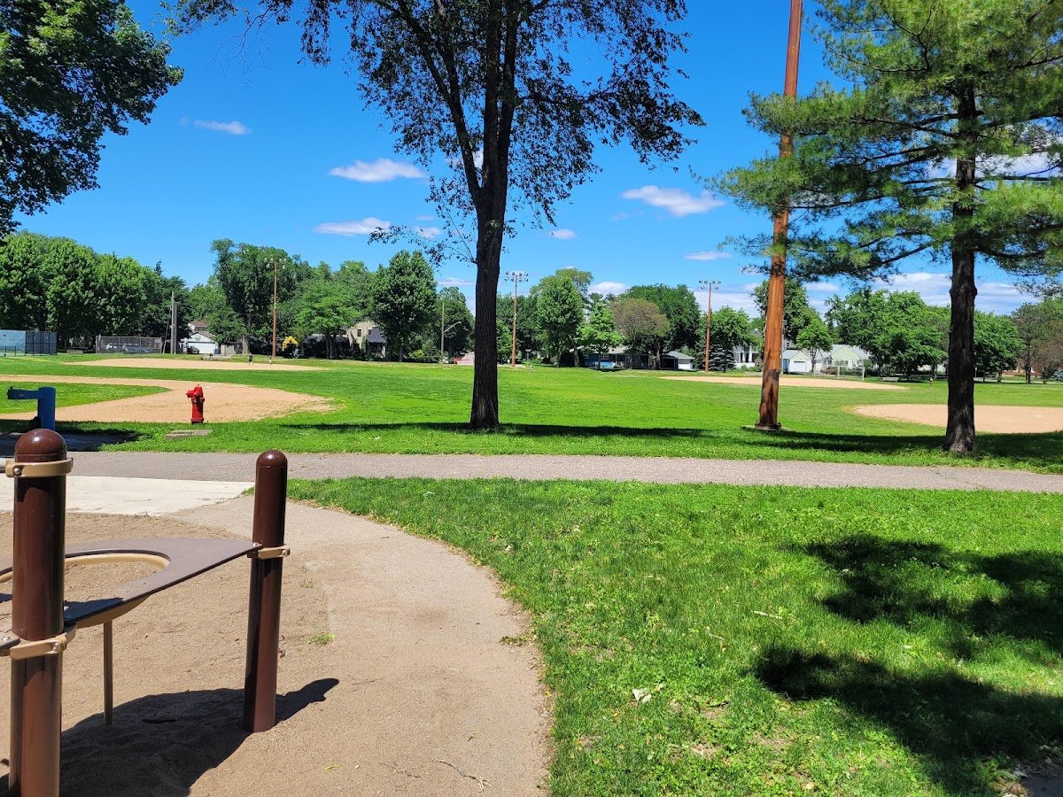 Linden Hills Park Tennis Courts