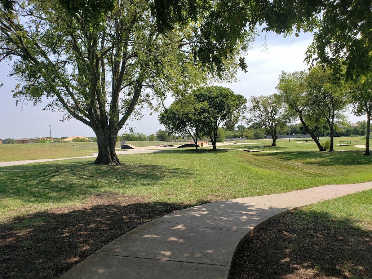 Highland Station Park (Tennis Court)