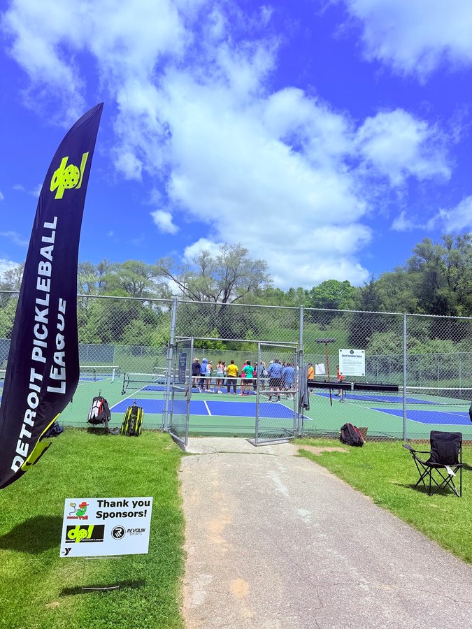Duck Lake Pines Park (Tennis Court)