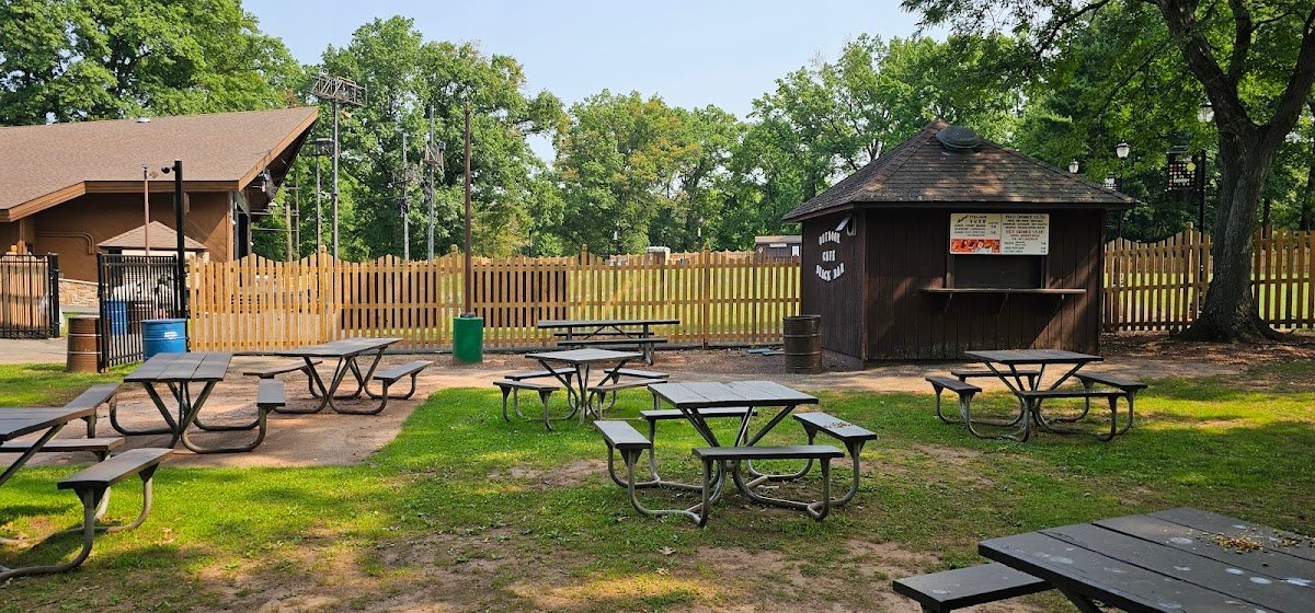 Roosevelt Park Tennis Courts