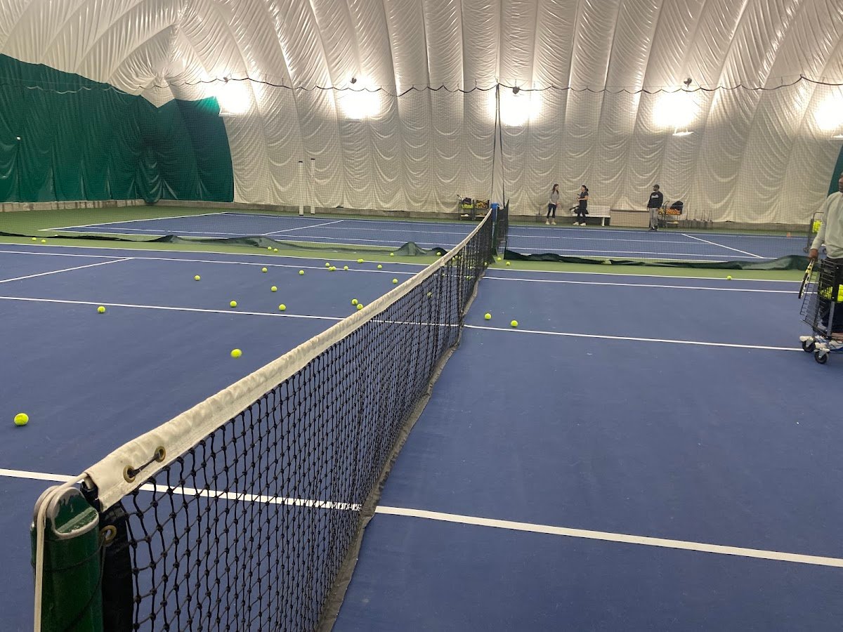 Yorkville Tennis Club (Tennis Court)