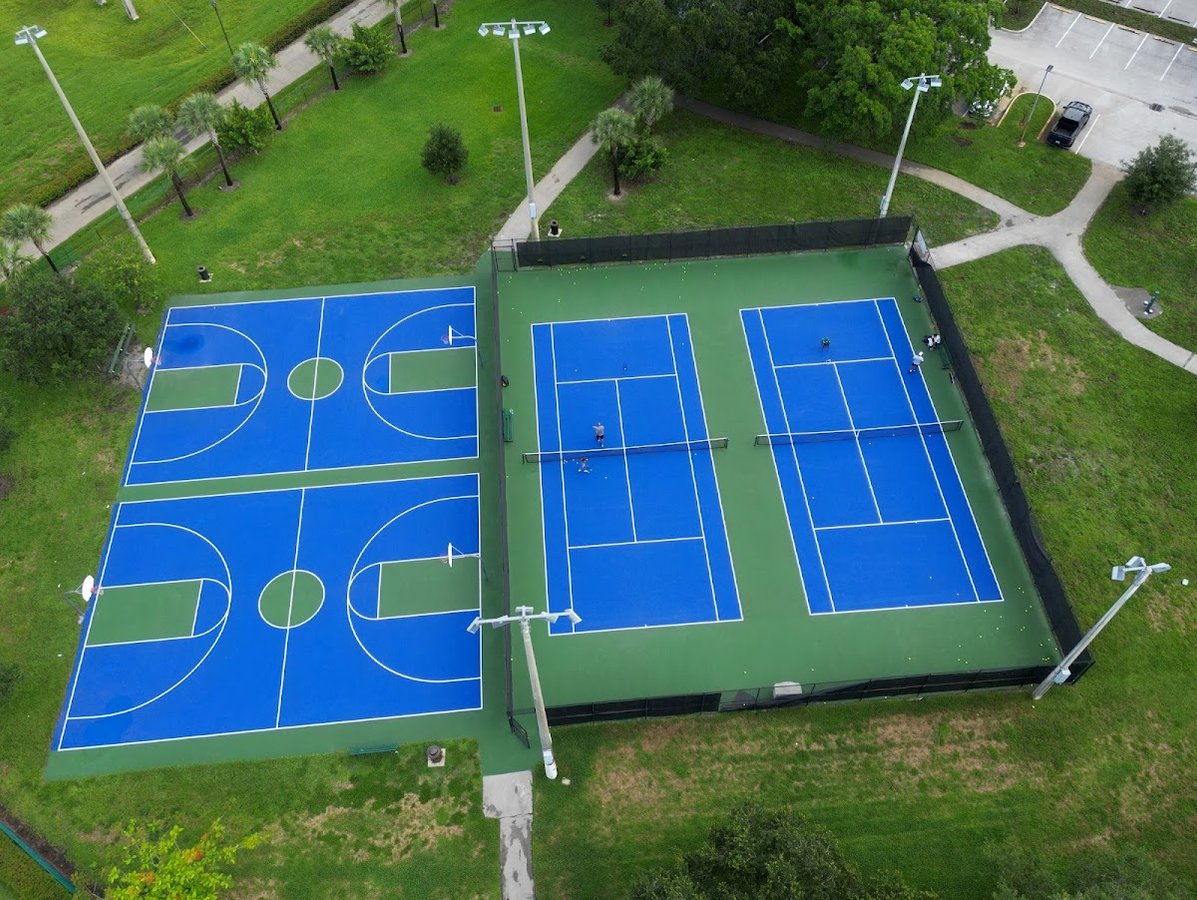 Shenandoah Park (Tennis Court)