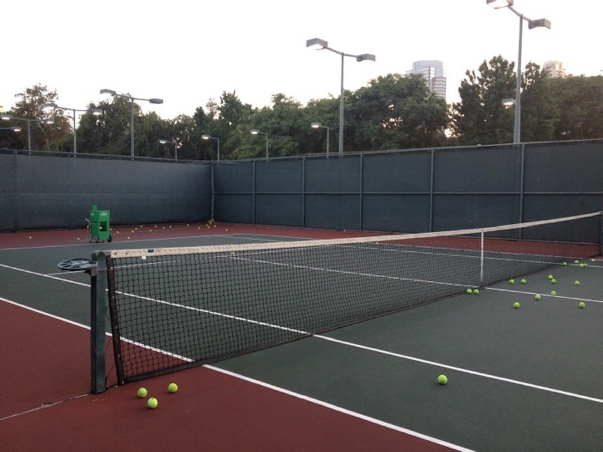 Beverly Hills Tennis Club (Tennis Court)