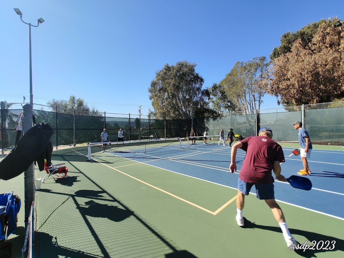 Sur La Brea Park (Tennis Court)