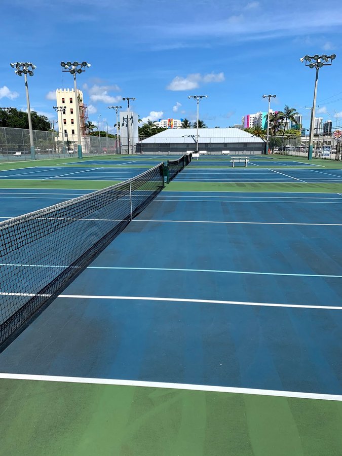 Ashe-Buchholz Tennis Center – tennis court in Miami