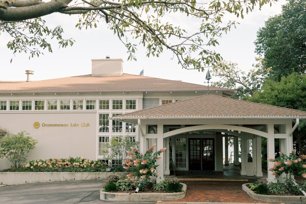Oconomowoc Lake Club (Tennis Court)