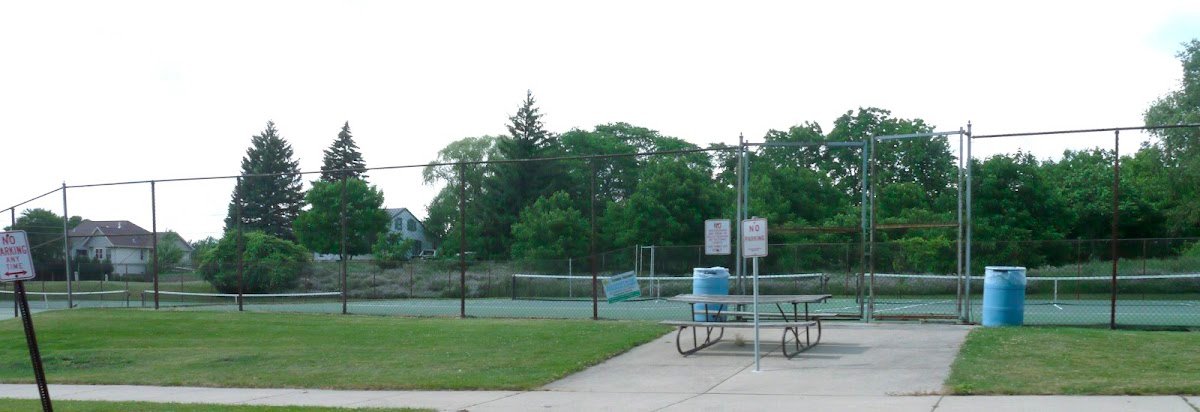 Wisconsin Hills Middle School (Tennis Court)
